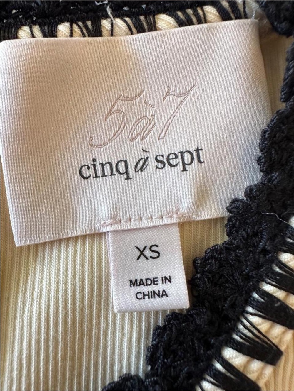 Cinq à Sept Ivory Rib Knit Shell Top Black Crochet Trim Quiet Luxury XS - Picture 6 of 8